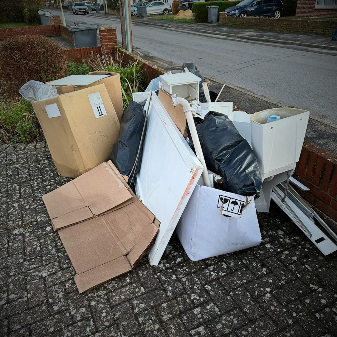 Home 3 rubbish removal service by YorJunk throughout Norfolk, Suffolk, Cambridge and Colchester